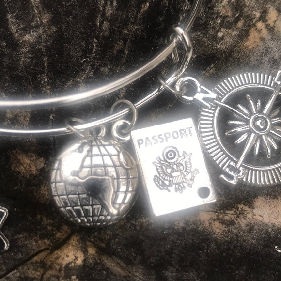 Traveling charm bracelet - Picture 8 of 8